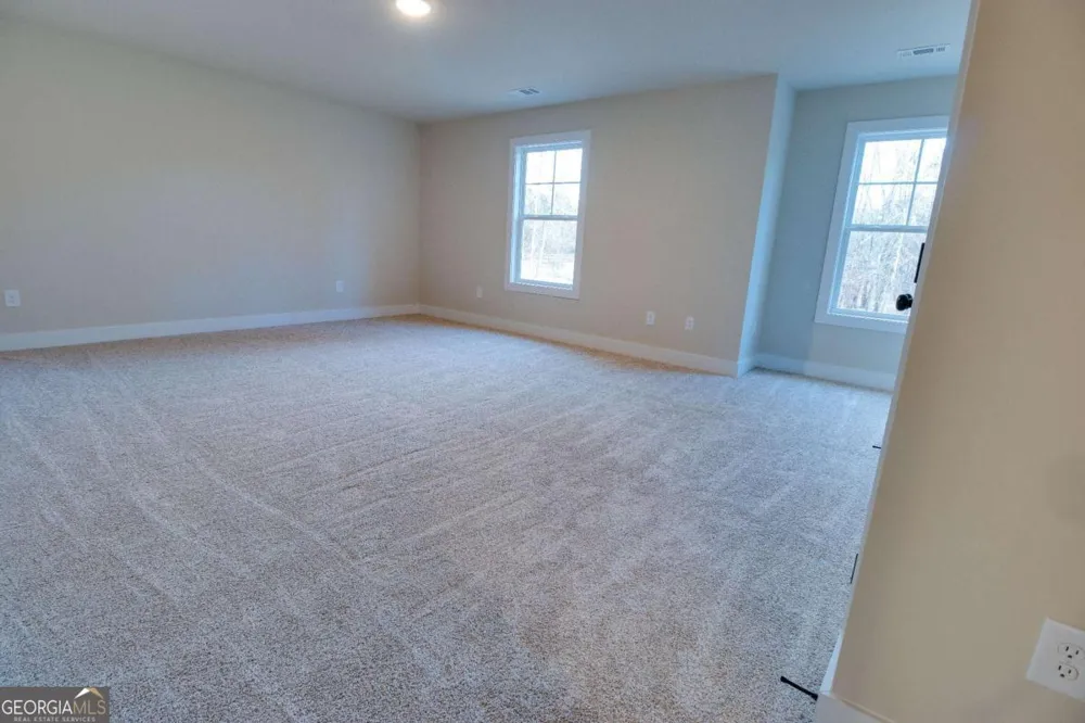 1021 Pointe S Tignall, GA 30668