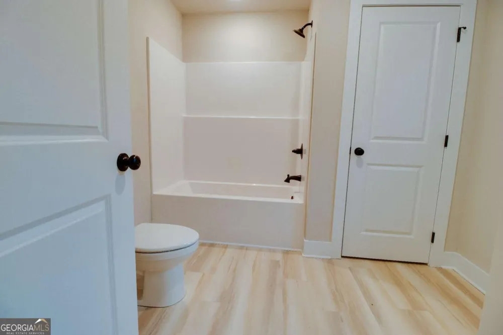 1021 Pointe S Tignall, GA 30668