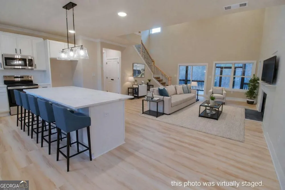 1021 Pointe S Tignall, GA 30668