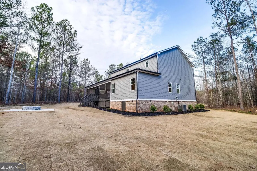 1021 Pointe S Tignall, GA 30668