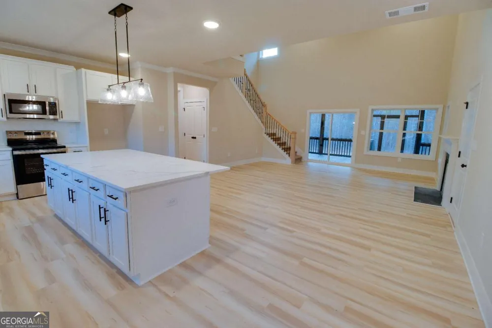 1021 Pointe S Tignall, GA 30668