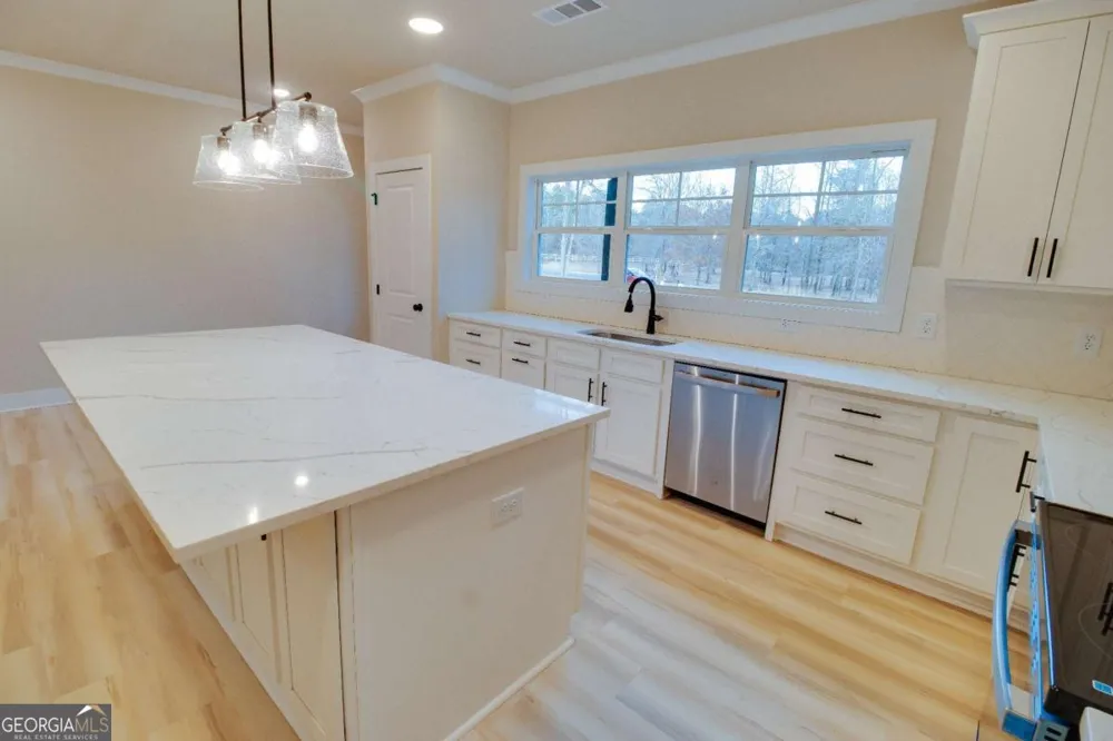 1021 Pointe S Tignall, GA 30668