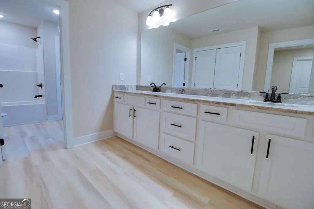 1021 Pointe S Tignall, GA 30668