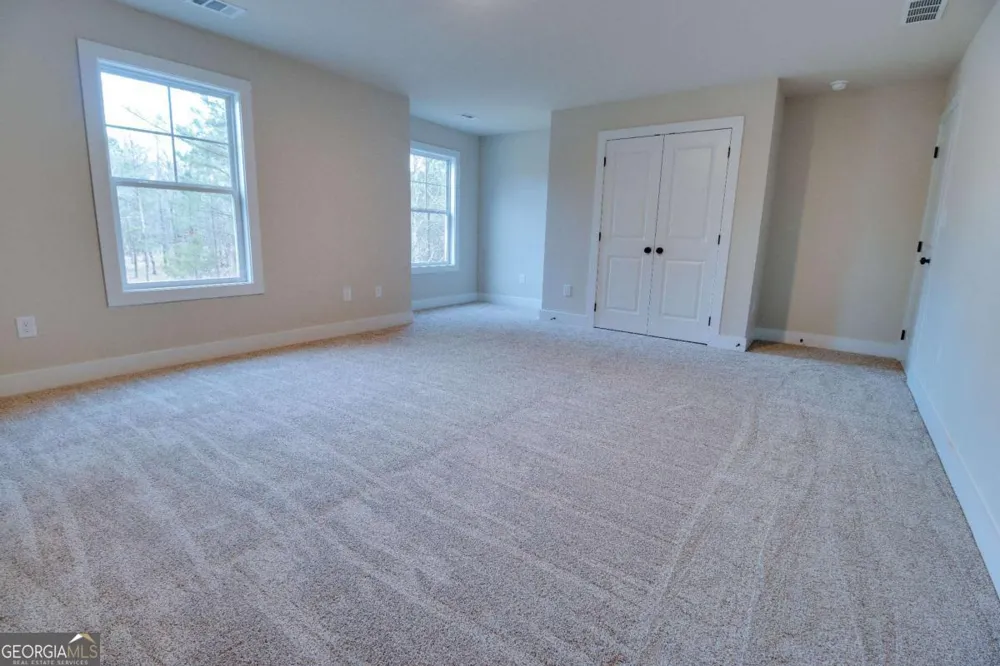 1021 Pointe S Tignall, GA 30668