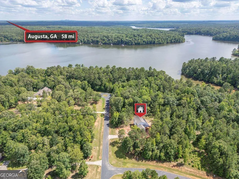 1021 Pointe S Tignall, GA 30668