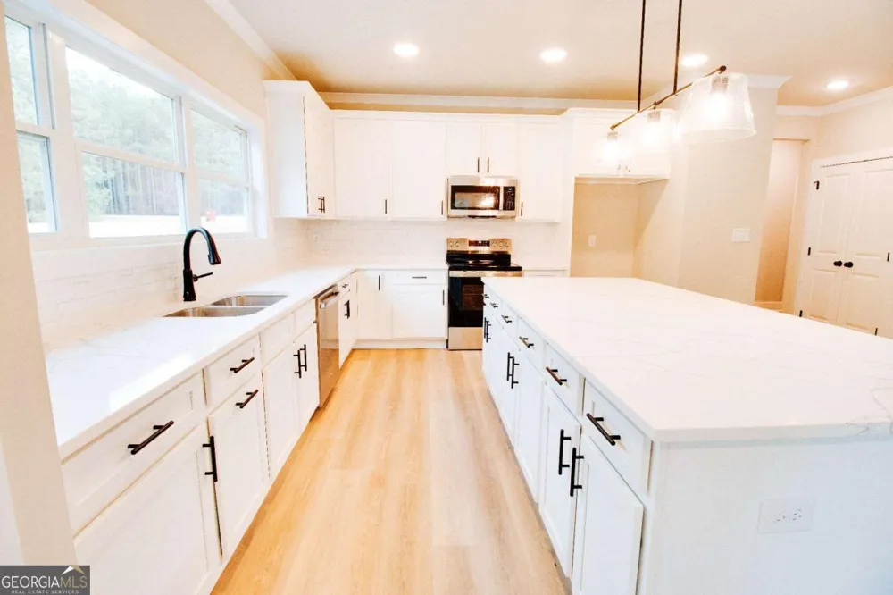 1192 Sunset Cove Tignall, GA 30668