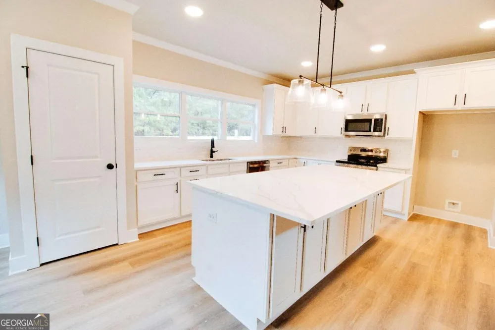 1192 Sunset Cove Tignall, GA 30668