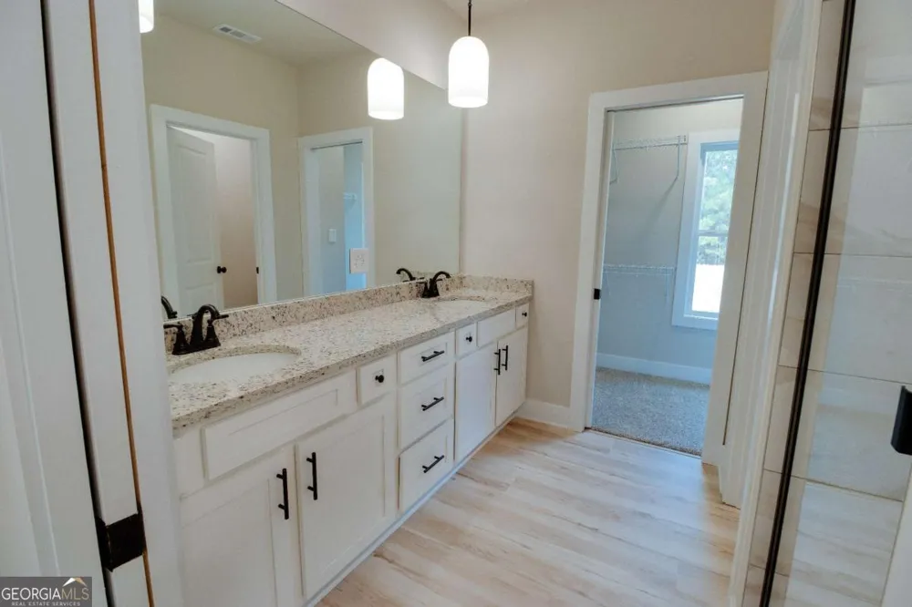 1198 Sunset Cove Tignall, GA 30668
