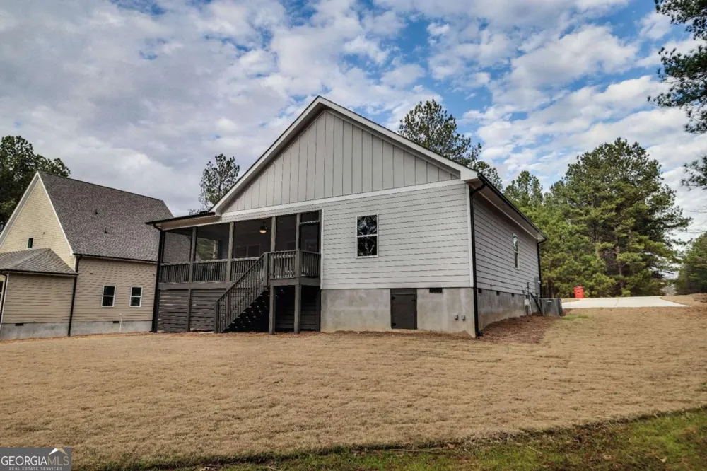 1198 Sunset Cove Tignall, GA 30668