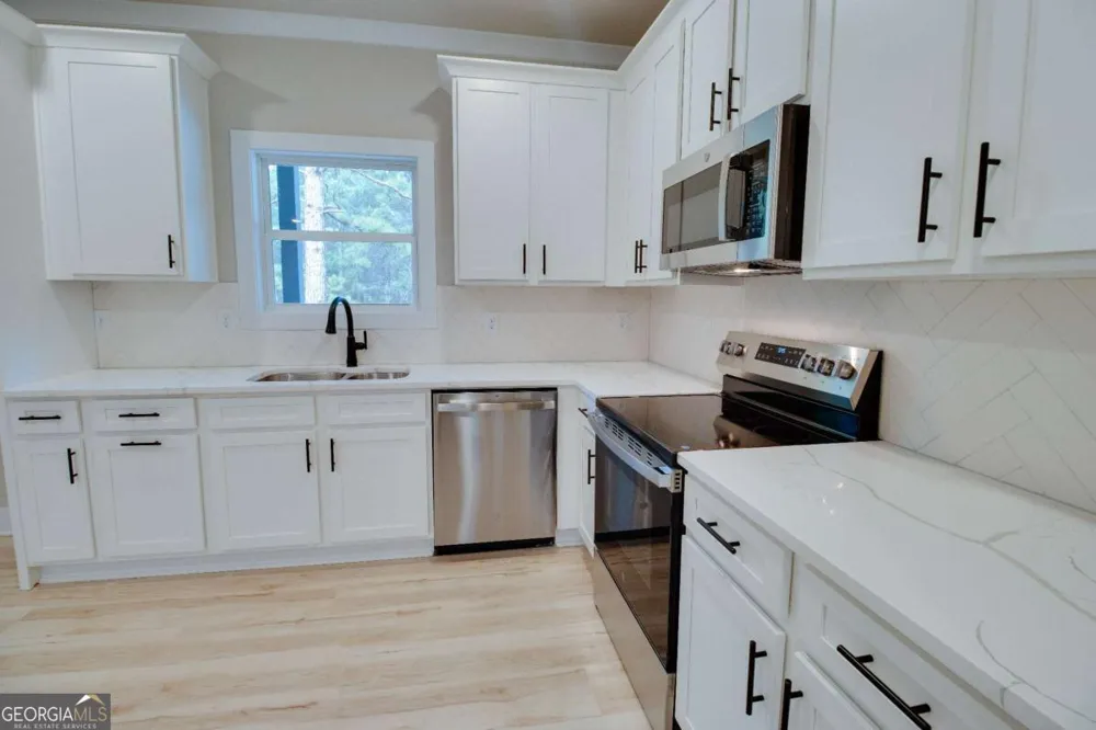 1198 Sunset Cove Tignall, GA 30668