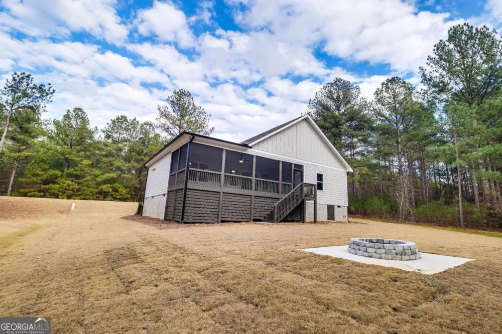 1198 Sunset Cove Tignall, GA 30668