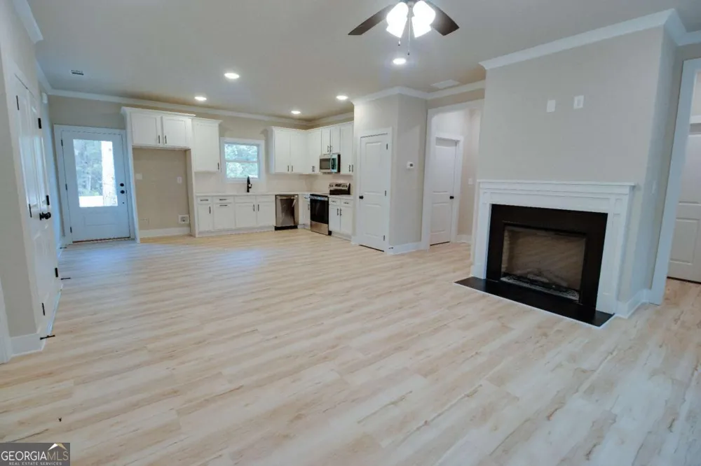 1198 Sunset Cove Tignall, GA 30668