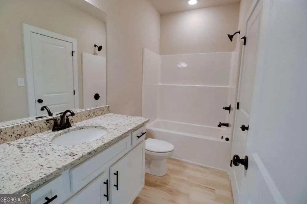 1165 Watersedge Cove Tignall, GA 30668