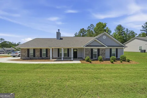 381 Riley Circle NW