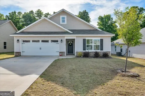 137 Red Tail CIR