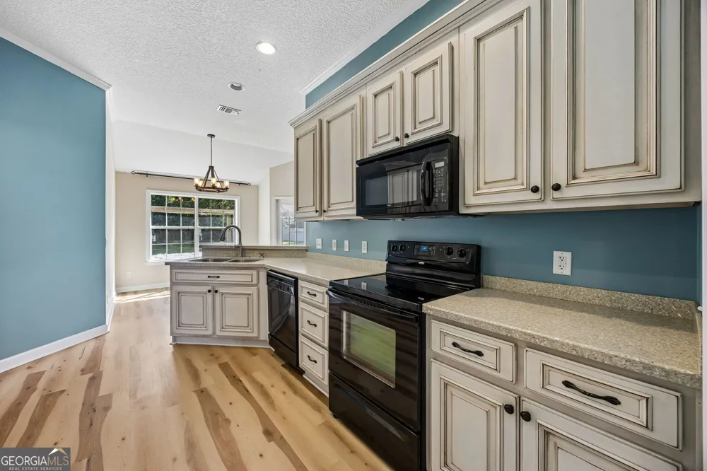 348 Deerwood Village DR Woodbine, GA 31569