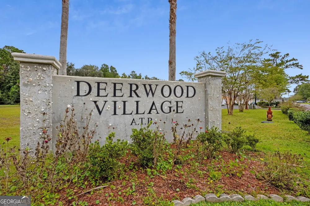 348 Deerwood Village DR Woodbine, GA 31569