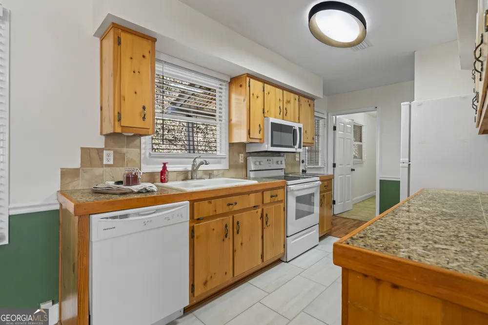 1131 Joe Davis RD Tiger, GA 30576