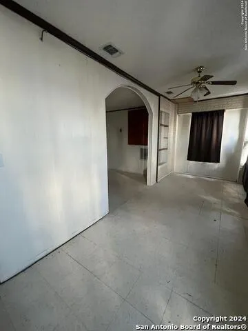 206 5TH ST Carrizo Springs, TX 78834