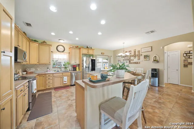 313 YORKTOWN Pleasanton, TX 78064