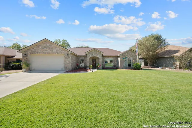 313 YORKTOWN Pleasanton, TX 78064