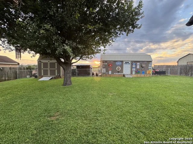 313 YORKTOWN Pleasanton, TX 78064