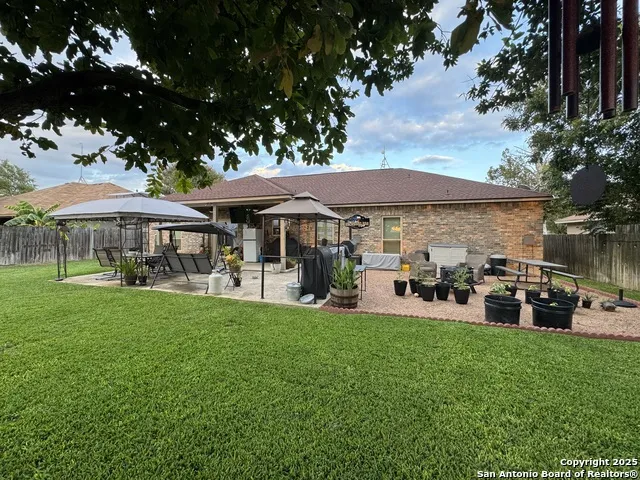 313 YORKTOWN Pleasanton, TX 78064