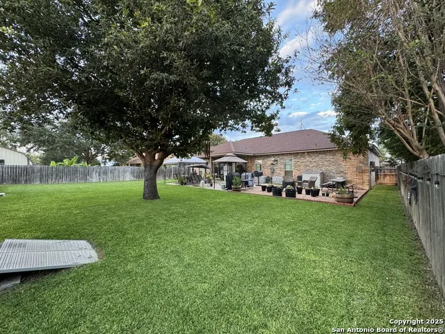 313 YORKTOWN Pleasanton, TX 78064