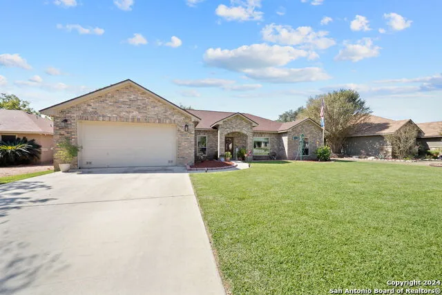 313 YORKTOWN Pleasanton, TX 78064