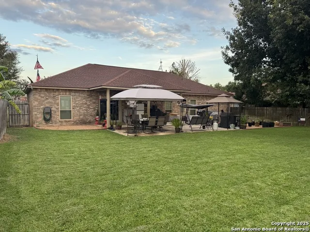 313 YORKTOWN Pleasanton, TX 78064