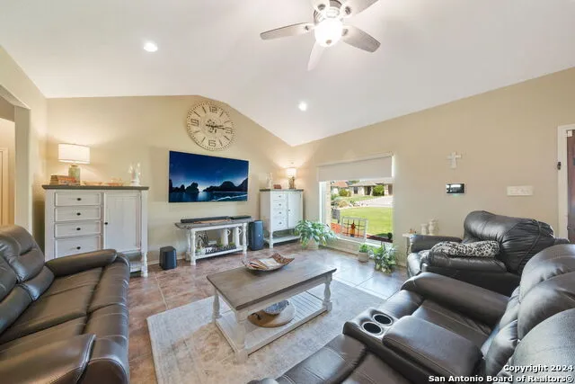 313 YORKTOWN Pleasanton, TX 78064