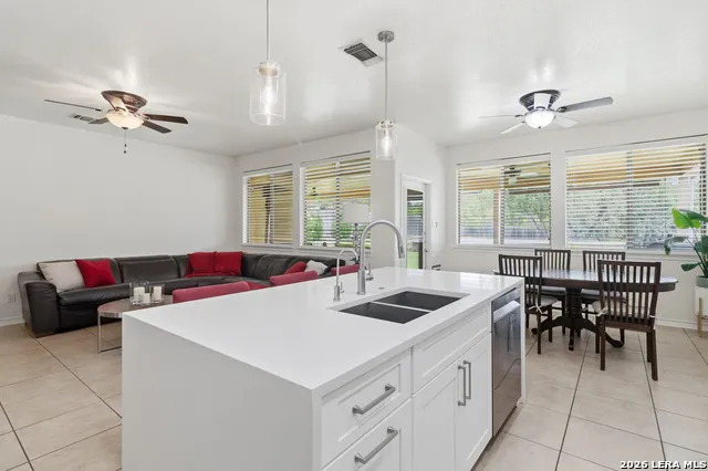 23435 WOODLAWN RDG San Antonio, TX 78259