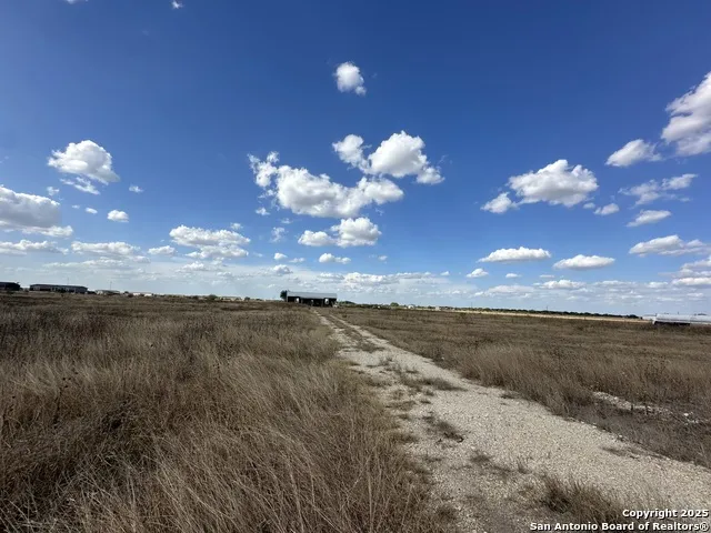 2267 CR 430 Pleasanton, TX 78064