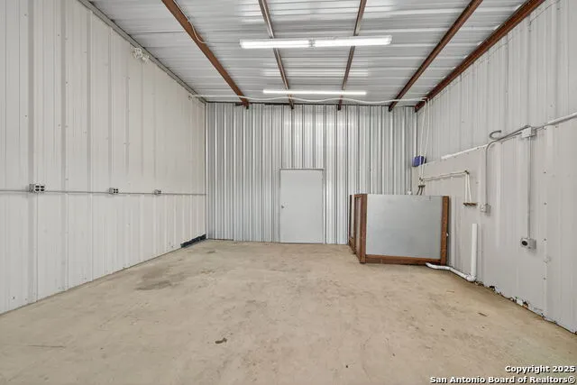 2220 FM 1343 Devine, TX 78016