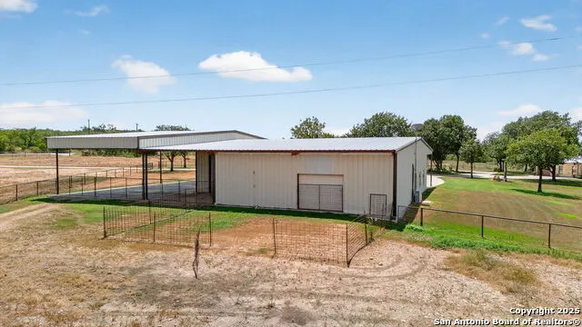 2220 FM 1343 Devine, TX 78016