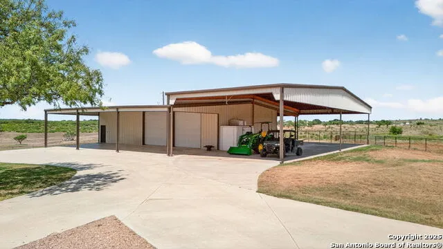 2220 FM 1343 Devine, TX 78016