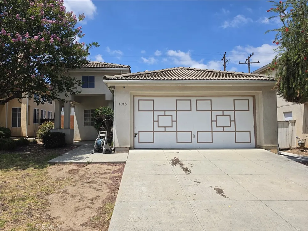 1915 W Stockwell Compton, CA 90222