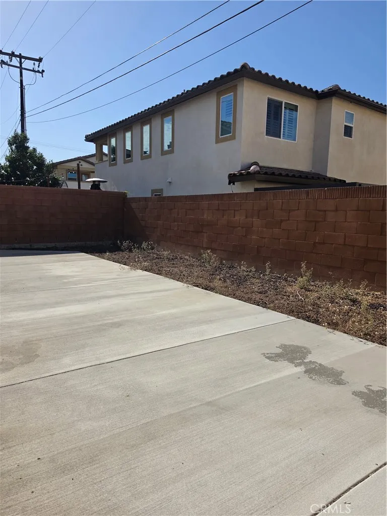 1915 W Stockwell Compton, CA 90222
