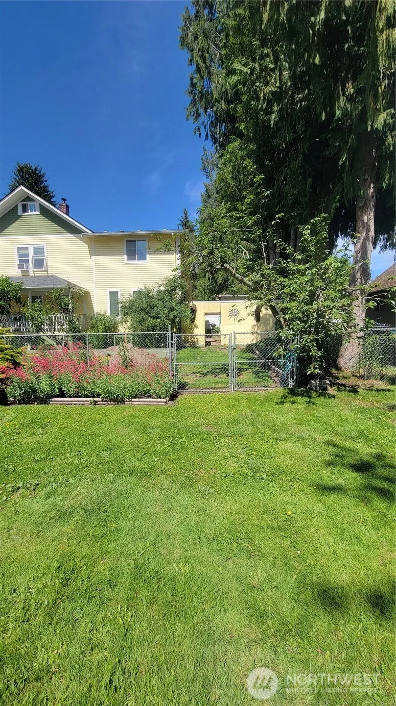 9411 356th Street S McKenna, WA 98558