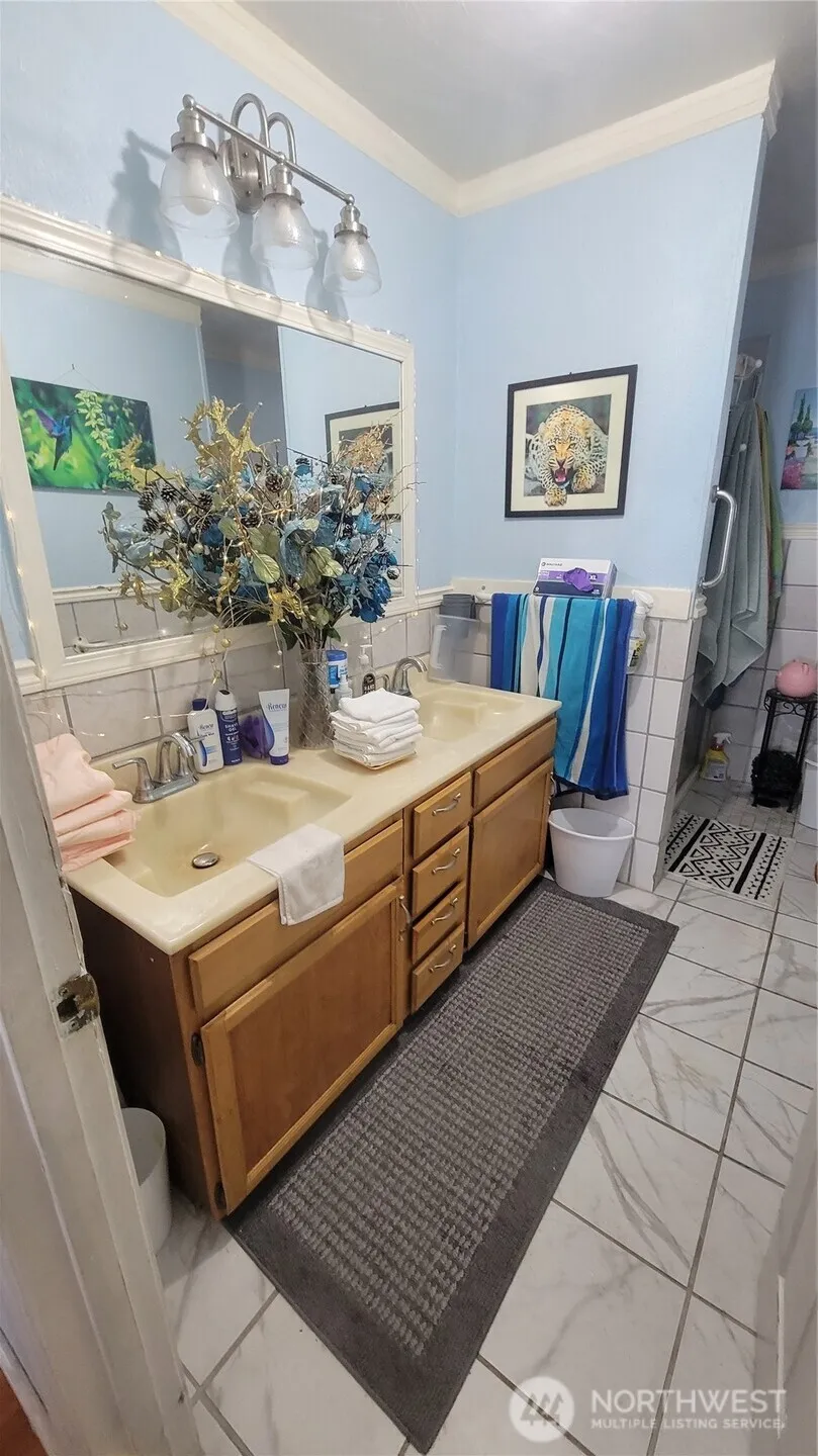 9411 356th Street S McKenna, WA 98558