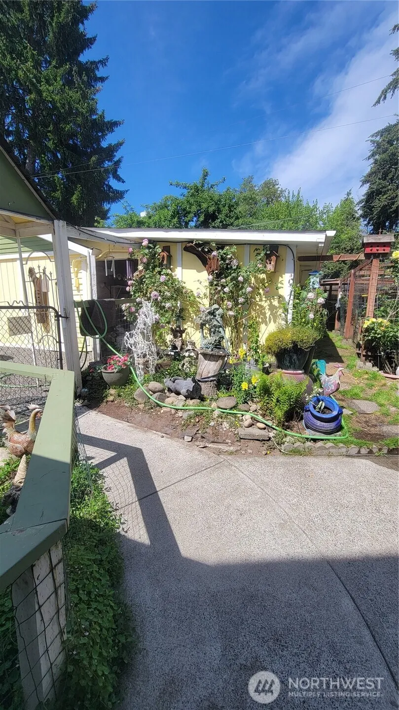 9411 356th Street S McKenna, WA 98558