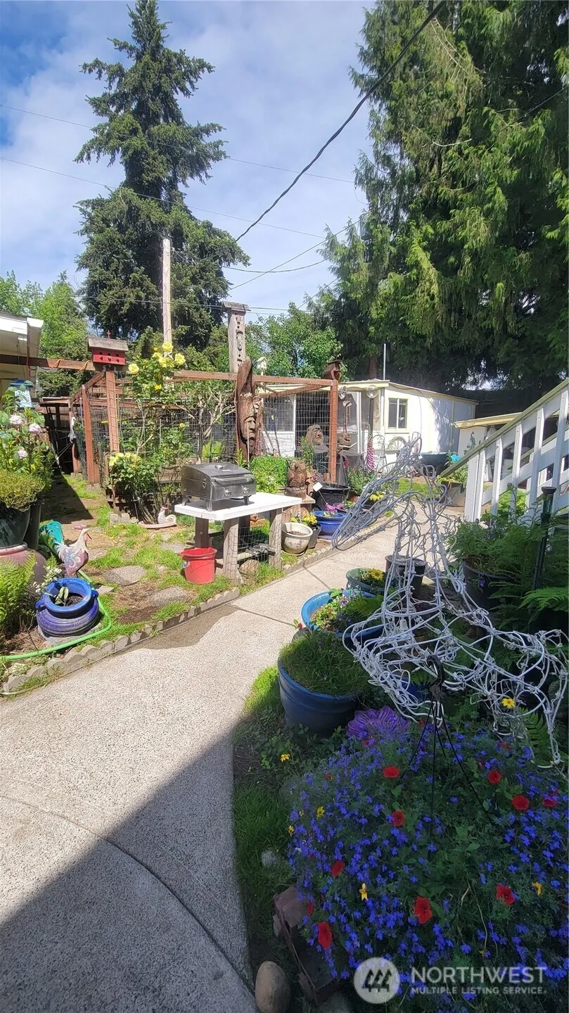9411 356th Street S McKenna, WA 98558