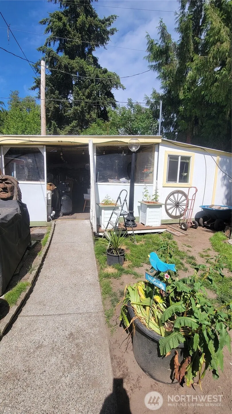 9411 356th Street S McKenna, WA 98558