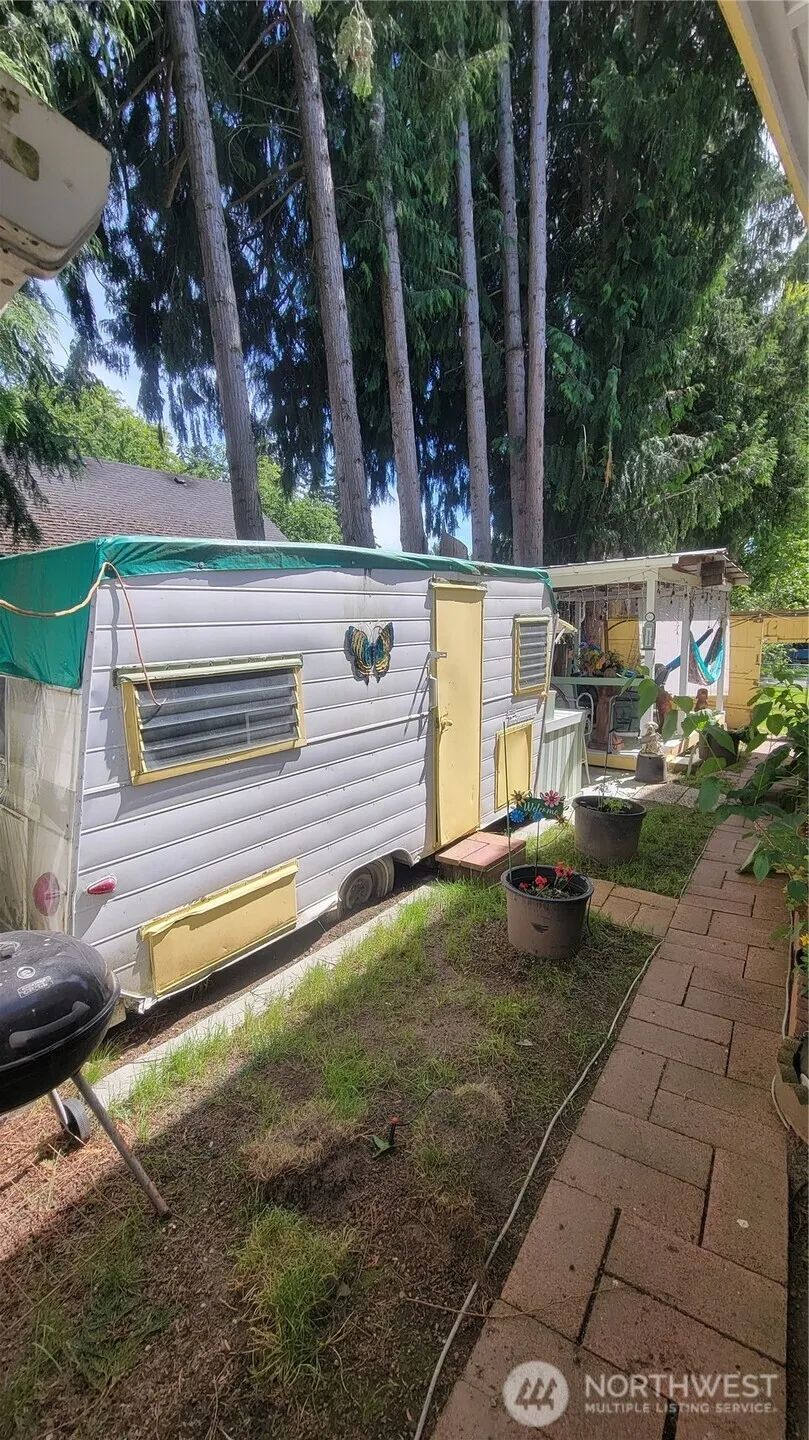 9411 356th Street S McKenna, WA 98558