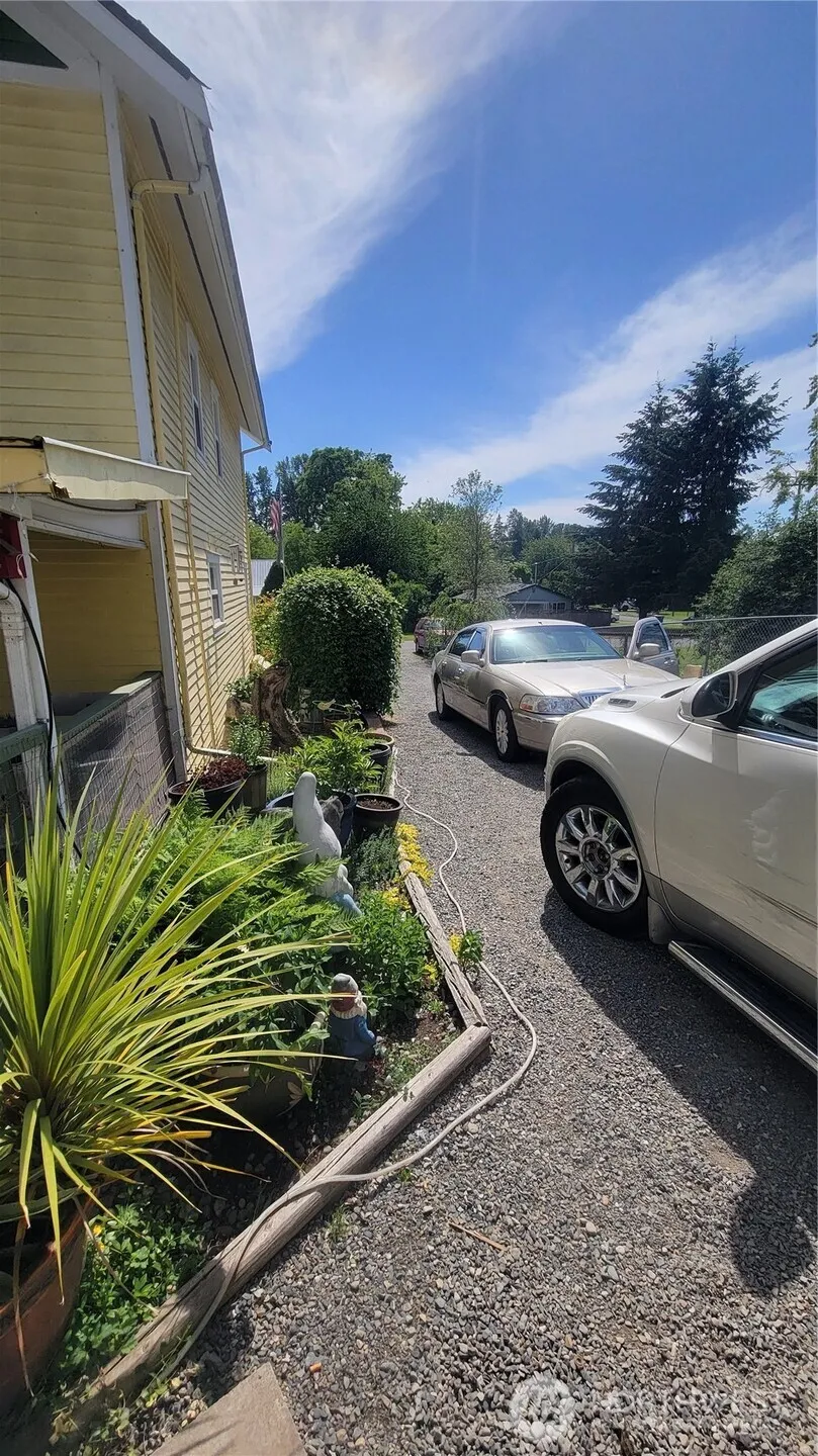 9411 356th Street S McKenna, WA 98558