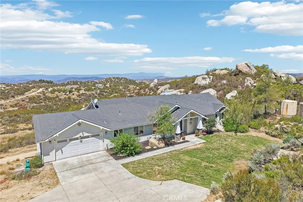 41577 Rolling Hills Aguanga, CA 92536