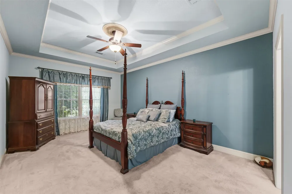 1243 Chartres Oak Ridge, TX 75142