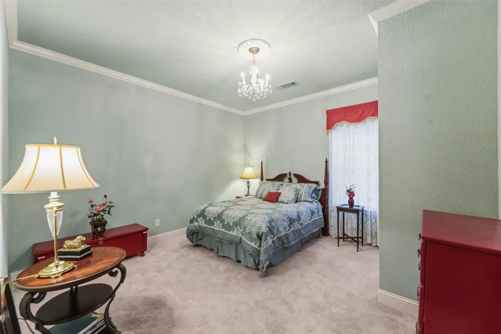 1243 Chartres Oak Ridge, TX 75142