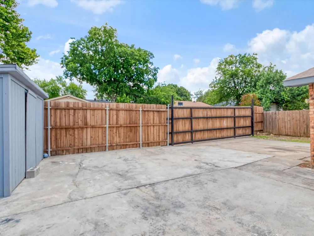 7232 Long Canyon Trail Dallas, TX 75249
