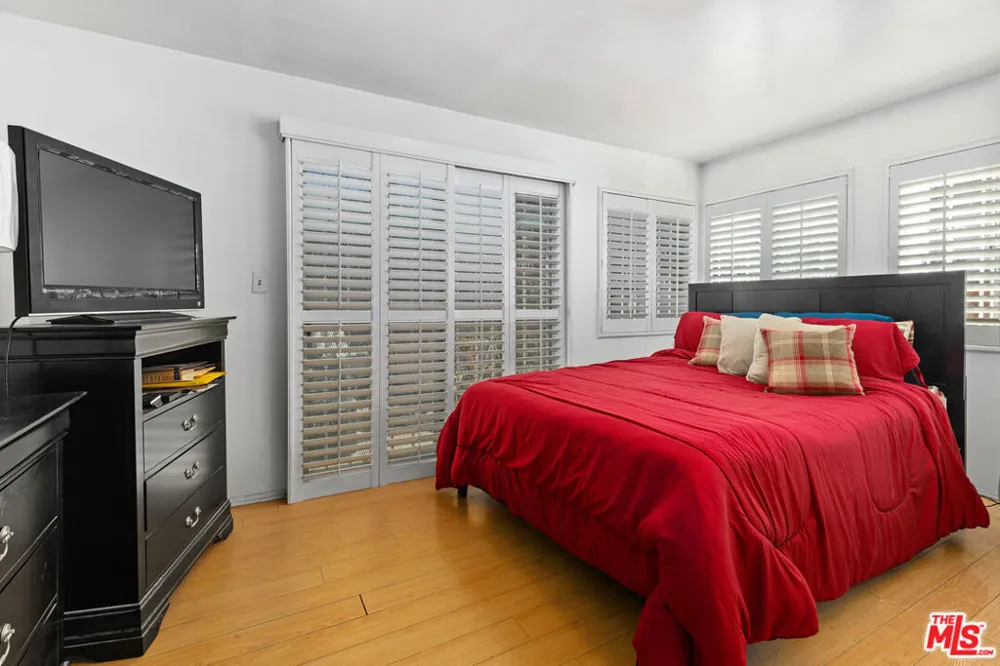 11619 Daleside Avenue Hawthorne, CA 90250